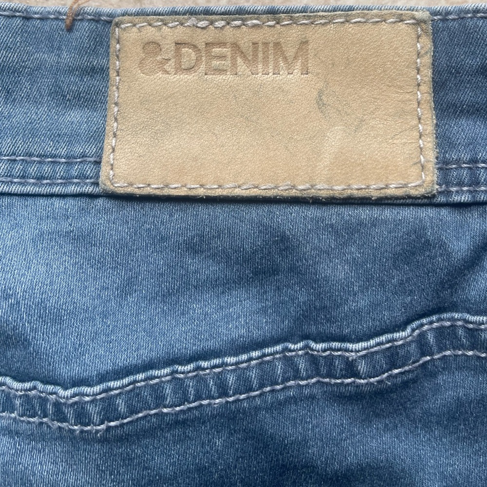 & Denim H&M pre-loved size 27/32 Skinny low waist